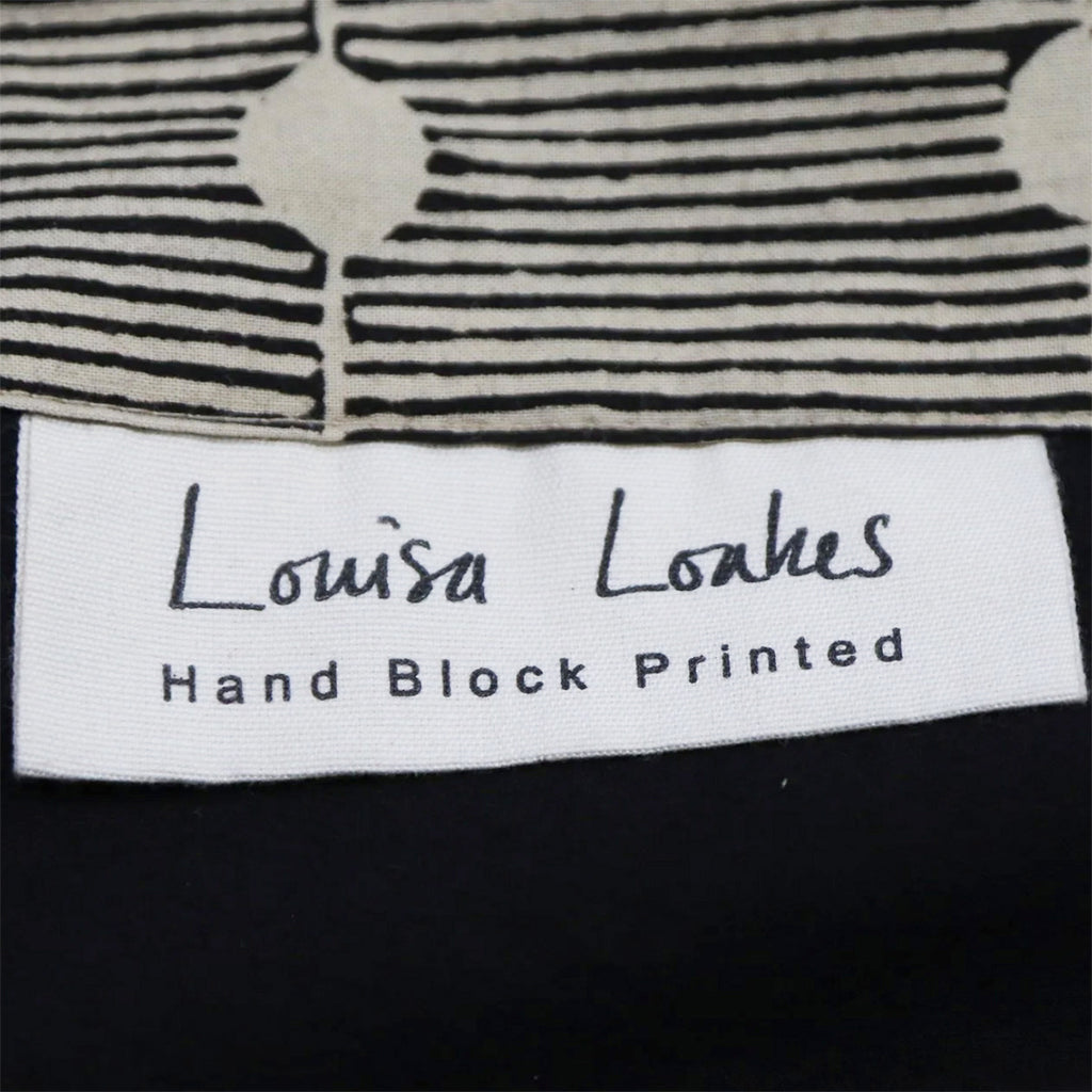 Artists label on Laugh and Hail bag by Louisa Loakes