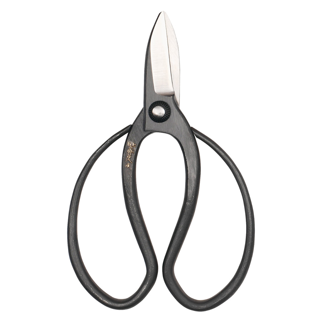 Fab little Japanese garden scissors, absolutely brilliant for cut flowers, dead-heading and light pruning, as well as for pottering about aimlessly looking for something to snip - shown on a white background in a closed position