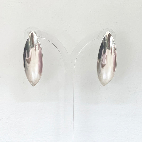Eye-catching leaf shaped drop earrings in Silver by Irish Silversmith Kevin O’Dwyer