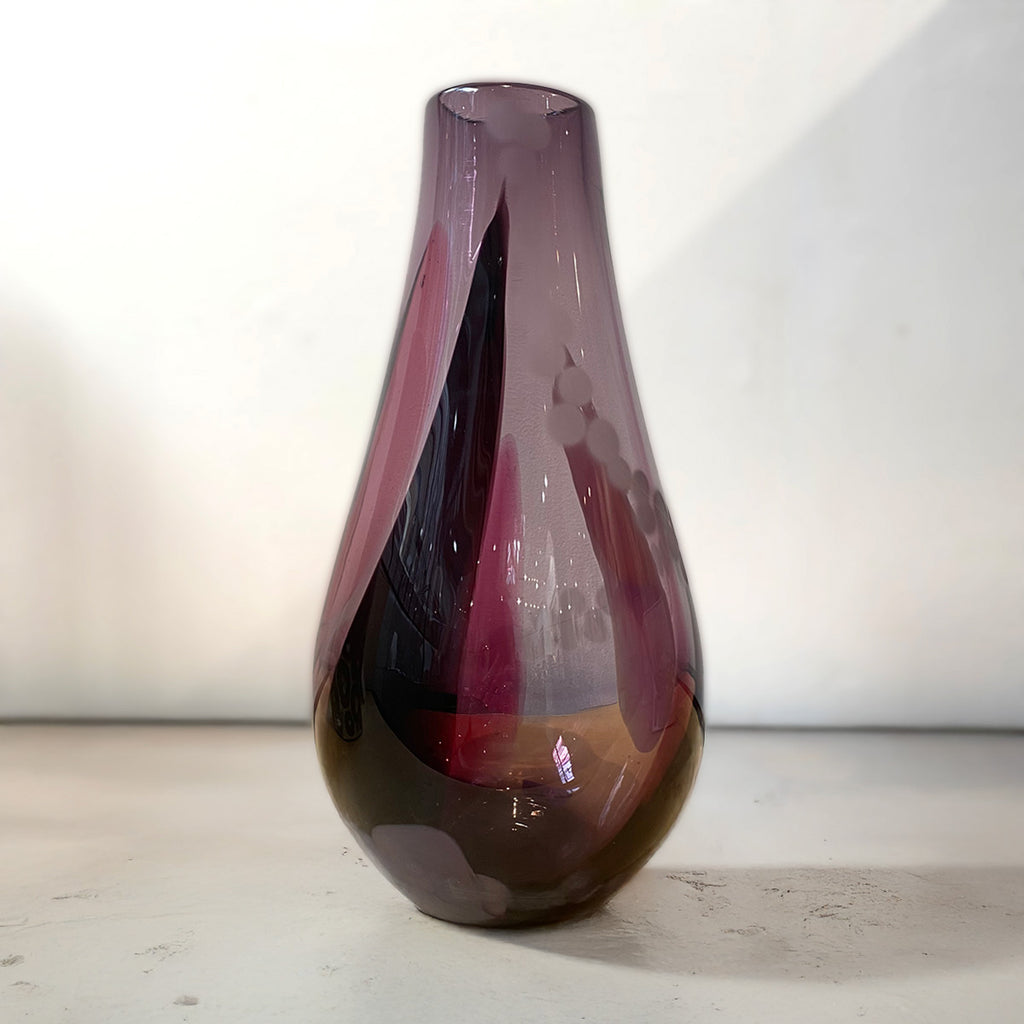 Pebble Vase with contrasting purple and pink tones crafted from blown glass by Jane Charles